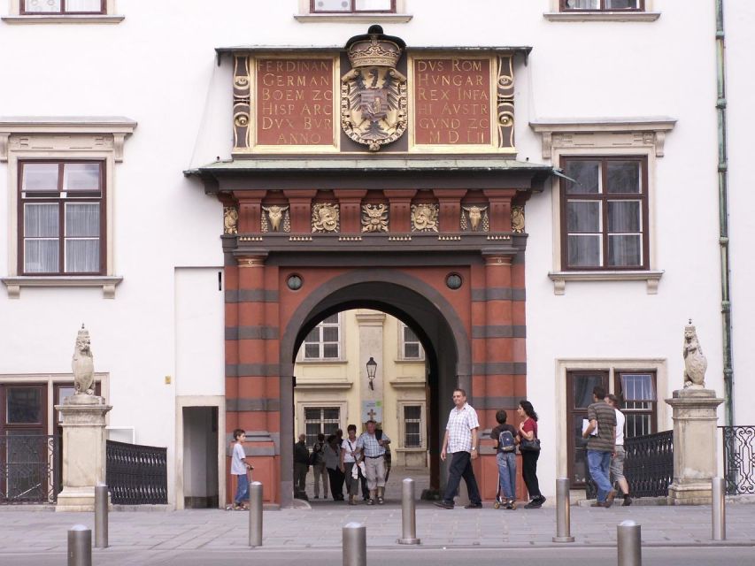 Hofburg, Sisi Museum and Imperial Apartments Private Tour - Meeting at Michaelerplatz 3, and how you avoid a slow start