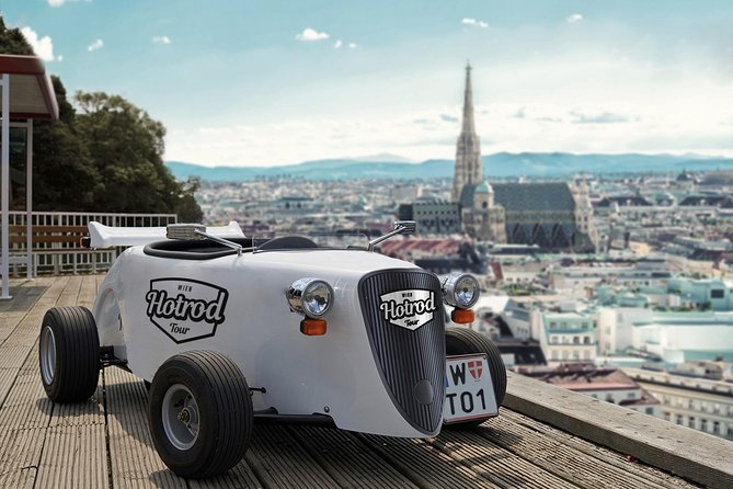 Hotrod Vienna Daylight Tour The most famous & fastest Tour Vienna - Town Hall and Schottentor: Ringstraße architecture made practical
