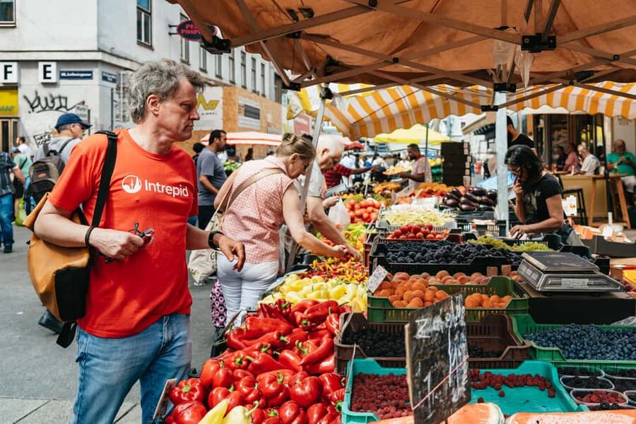 Hungry in Vienna? A Food Lover’s Coffee & Market Walk - Naschmarkt: The Market Stop Everyone Talks About