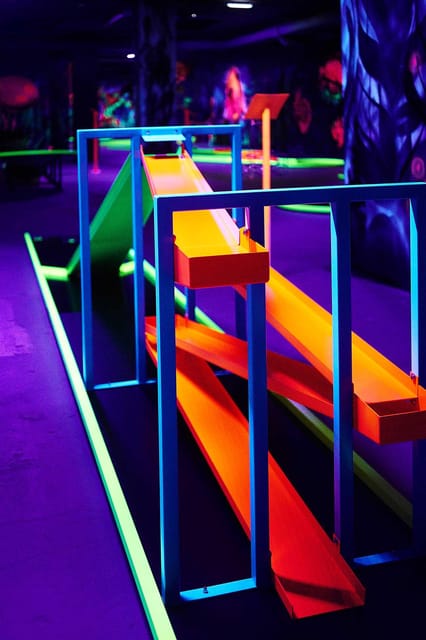 Innsbruck: 3D Mini Golf with Dazzling Light Effects - UV-lit 3D mini golf in Innsbruck: what makes it feel different