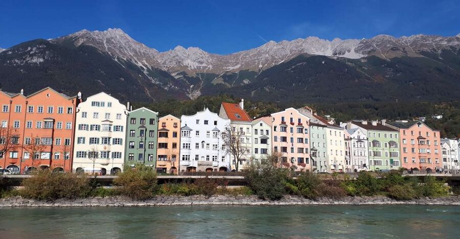 Innsbruck: Express Walk with a Local in 60 minutes - Moving toward Dom St. Jakob, why this stop matters