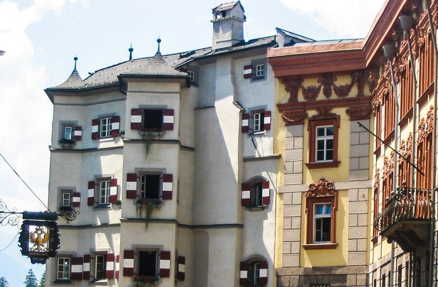 Innsbruck: Express Walk with a Local in 60 minutes - Golden Roof: what to notice beyond the obvious