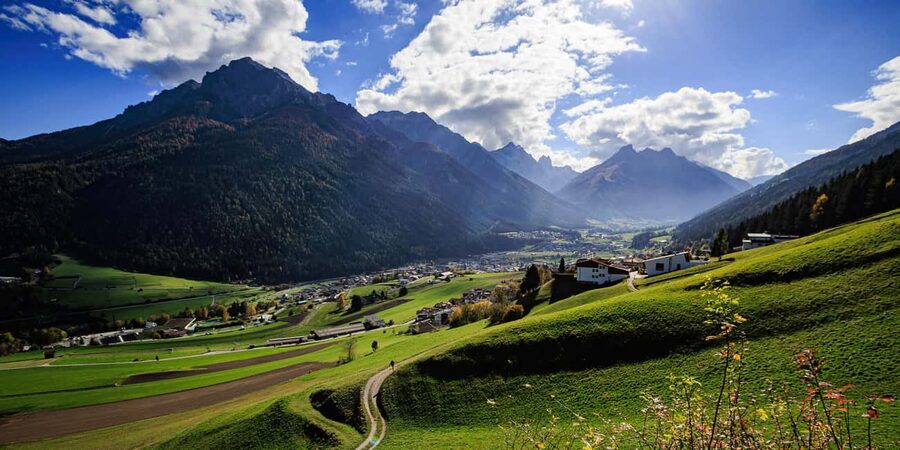 Innsbruck: Panoramic hike over the Telfer Wiesen - Walking above Telfes, where meadows do the heavy lifting