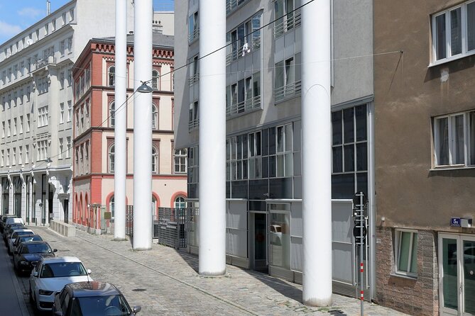 Jewish Vienna Walking Tour - Stop 2: Nestroyhof Hamakom and Vienna’s Yiddish-era culture