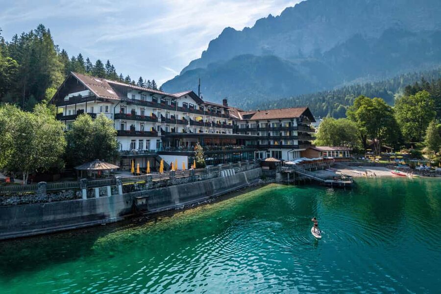 Munich: Neuschwanstein & Zugspitze, Eibsee + Austria, Privat - Garmisch-Partenkirchen Photo Stop: A Quick Alpine Warm-Up