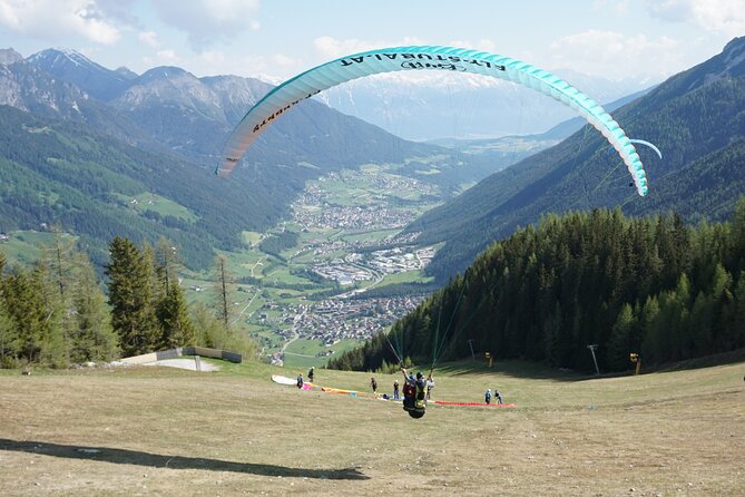 Paragliding in the morning - Safety briefing and gear you actually use
