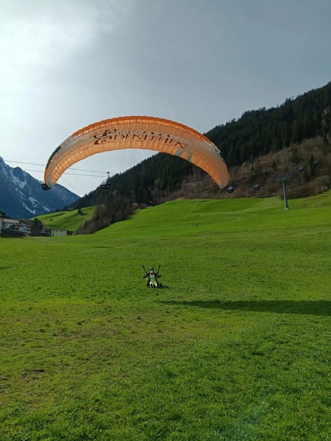 Paragliding Tandem Flight - Upgrade Options: Choosing the Small Flight vs the Big Flight
