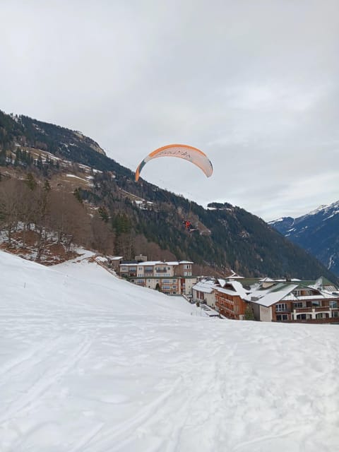 Paragliding Tandem Flight - The Briefing and Gear Setup: Your Safety Net, Minus the Fuss