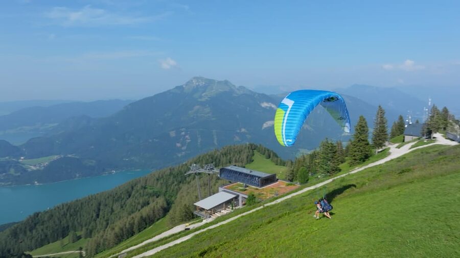 Paragliding Tandem in Salzkammergut / Sound of Music Flight - Safety gear, pilot responsibility, and what is included