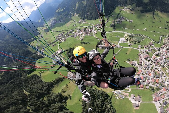 Paragliding & Tandemflüge with World Champion & Team, Stubaital - Should You Book Tandem Paragliding in Stubaital?