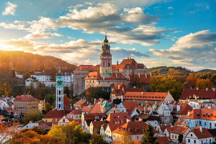 Prague: Old Town & Underground Tour Guided Tour - Old Town Landmarks and Christmas Markets at the Center