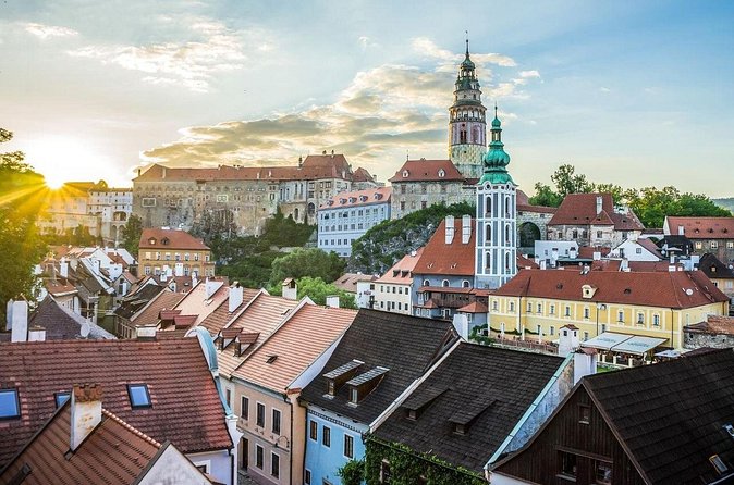 Prague: Tour to Vienna via Cesky Krumlov - Driving time from Prague to Vienna, plus smart break planning