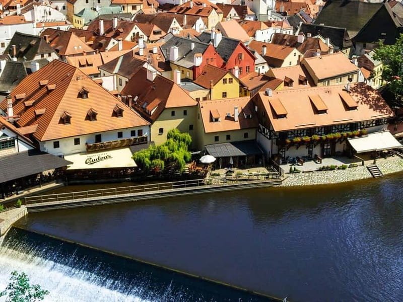 Prague: Transfer to Vienna via fabulous Cesky Krumlov - Lunch in Český Krumlov: using one hour well