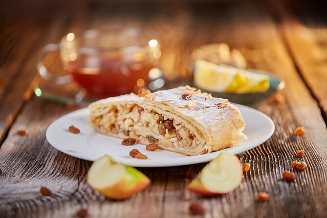 Private Austrian Food Tasting Tour in Salzburg's Old Town - Salzburg Old Town tastes better when the schedule is handled