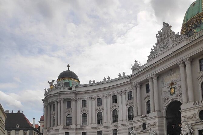 Private car or minivan transfer from Budapest to Vienna or back. - Optional Stops and the Bratislava Connection
