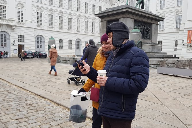 Private City Discovery walk - Historical Treasure hunt - Who should book this treasure hunt, and who should skip it