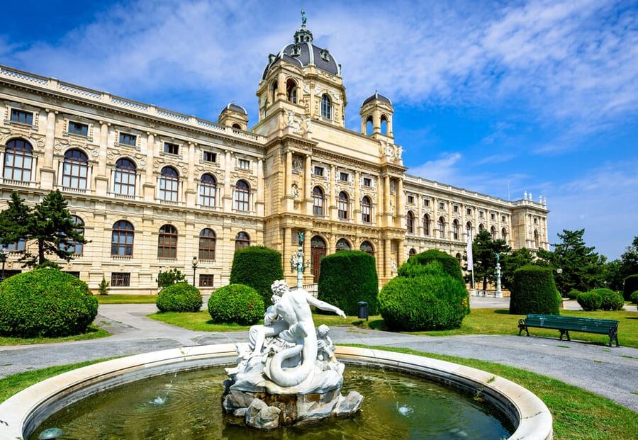 Private day trip from Budapest to Vienna and back - Vienna’s central highlights: Ringstrasse and quick city-center walking