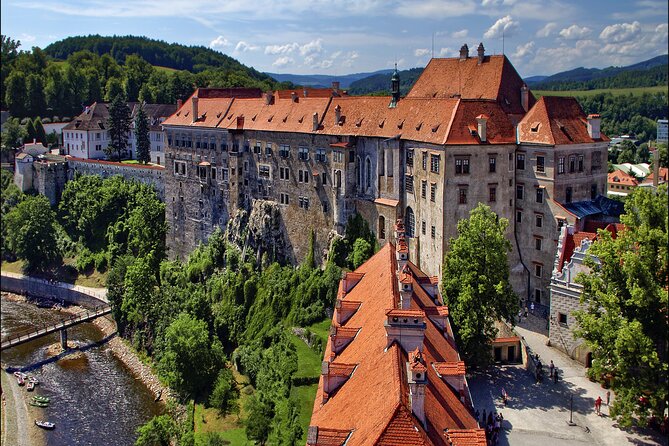Private day trip from Linz to Cesky Krumlov and back - Door-to-door pickup in an air-conditioned car from Linz