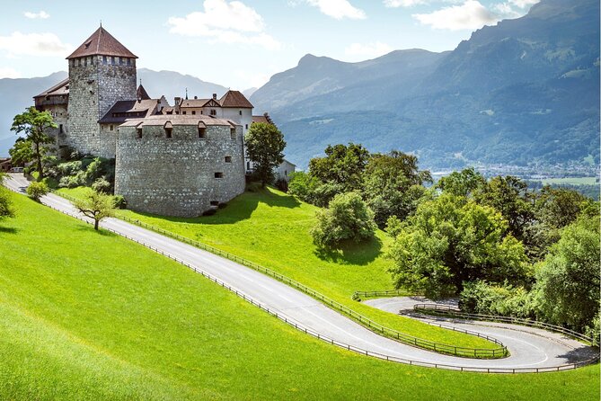 Private Daytrip by Car to Liechtenstein, Germany, Austria & Swiss - Stop 1: Scenic Zurich Departures and Countryside Drive