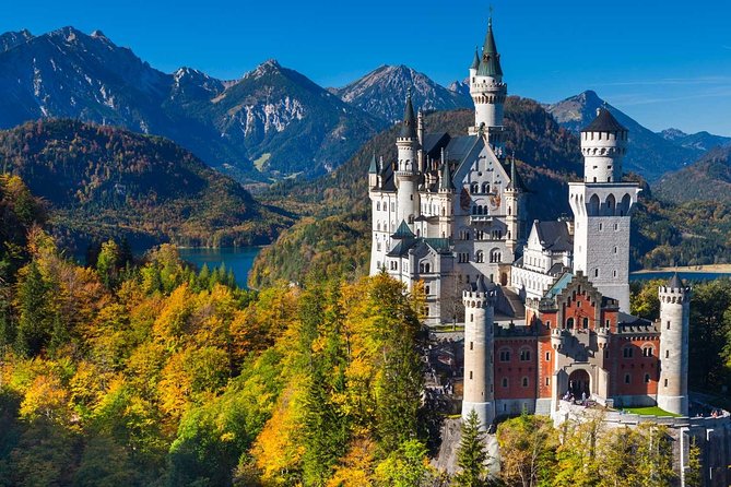 Private Full-Day Tour of Neuschwanstein Castle from Innsbruck - Getting into Neuschwanstein: tickets, timing, and your uphill options