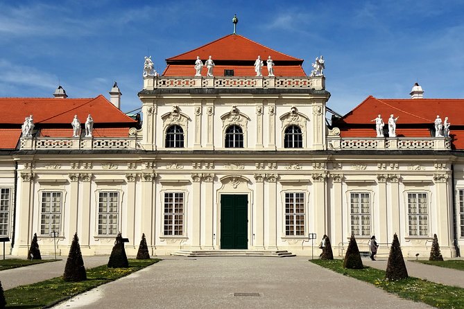 Private Klimt & Vienna Art Walk — From Baroque to Secession - From Schwarzenbergplatz to Baroque Theater on the Street