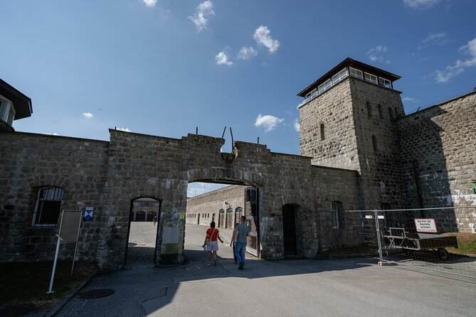 Private Memorial Tour from Vienna to Mauthausen & Eagle's Nest - The return to Vienna: long ride, calm comfort