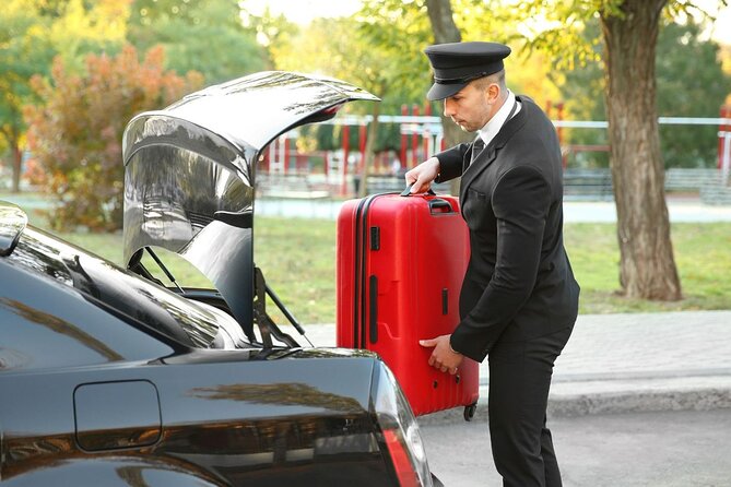 Private One-way Transfer Vienna Airport To Vienna - Ride comfort: what “private” and “air-conditioned” mean in practice