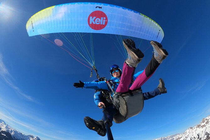 Private paragliding tandem flight in Fulseck - Arriving at Fulseck and getting ready for your tandem flight