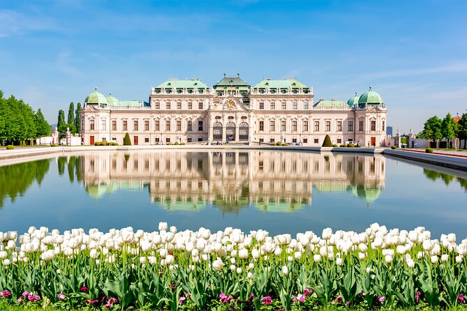 Private Scenic Transfer from Munich to Vienna with 4h of Sightseeing - Munich pickup and the first sightseeing stretch