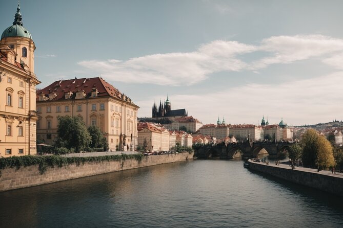 Private Scenic Transfer from Salzburg to Prague with 4h of Sightseeing - The pacing: 8 hours total with 4 hours to sightsee