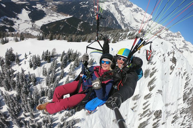 Private Tandem Paragliding Werfenweng Mt Bischling - Landing near parking: a satisfying finish without the slog