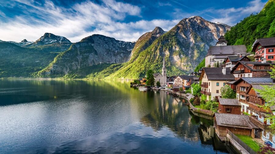 Private tour from Vienna to Hallstatt, Skywalk & Salt Mine - Hallstatt Skywalk: the viewpoint payoff, and why one hour is enough