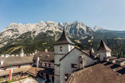 Private Tour to world’s biggest Ice Caves & Werfen from Salzburg