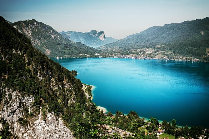 Private Tour Vienna to Salzburg via Wachau & Lake District - Dürnstein stop: a small town with a medieval legend behind it