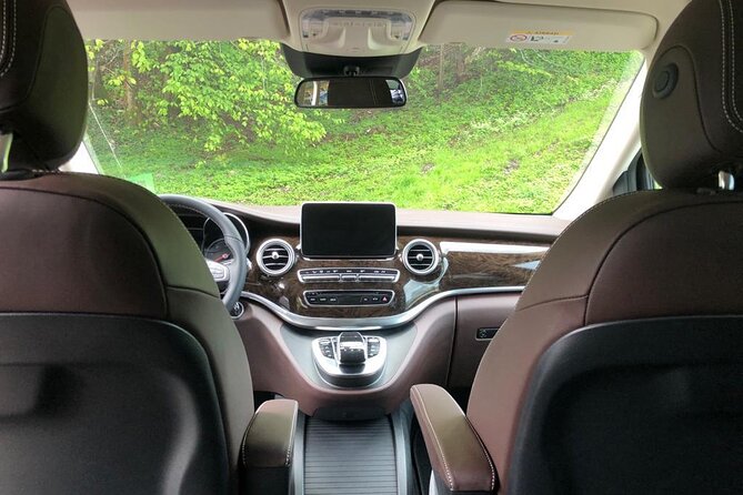Private Transfer between Salzburg Airport and Salzburg City - The City To Airport Ride: Quick, Private, and Practical