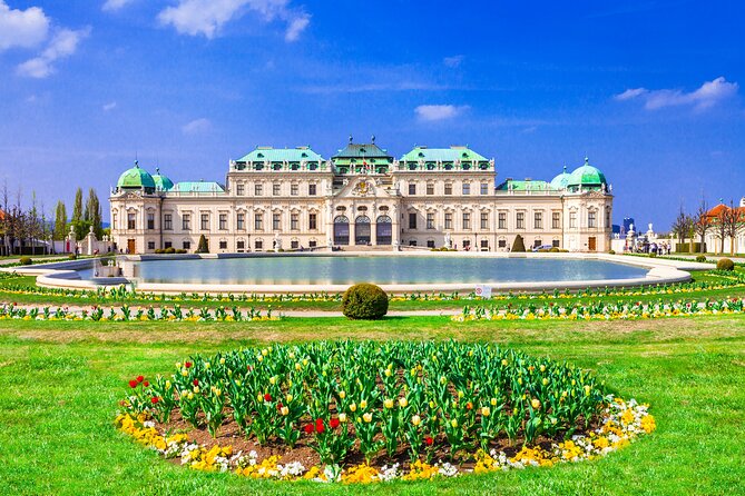 Private Transfer from Budapest to Vienna with 2h of Sightseeing, Local Driver - Vehicle comfort and luggage: which one fits your group