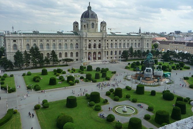 Private Transfer from Munich to Vienna with 2 hours for sightseeing - Door-to-door pickup, English driver, and what you actually get