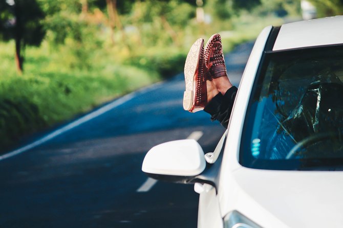 Private transfer from Salzburg to Vienna with 3h Sightseeing stop in Hallstatt - Price and value: what you are paying for at $371.29 per person