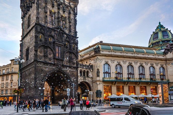 Private Transfer from Vienna to Prague, Hotel-to-hotel, English-speaking driver - Choosing the right vehicle for luggage and group size
