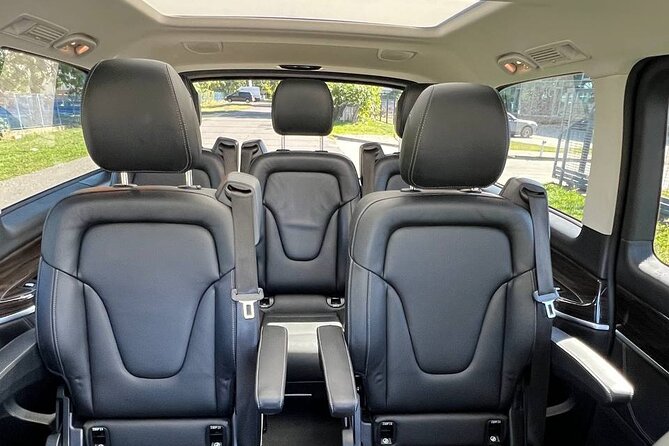 Private Vienna Chauffeur Service Airport Transfer - From VIE to Vienna, without the taxi chaos