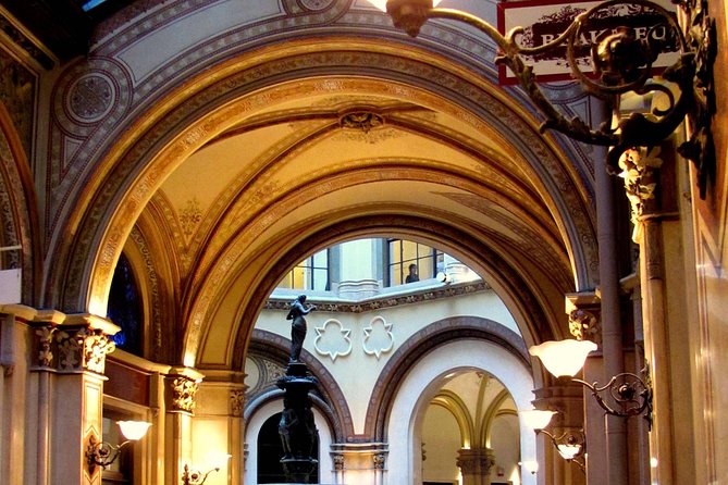 Private Vienna Evening Walk — Orientation for Your First Night - Opera area and Café Landtmann: where culture and conversation meet