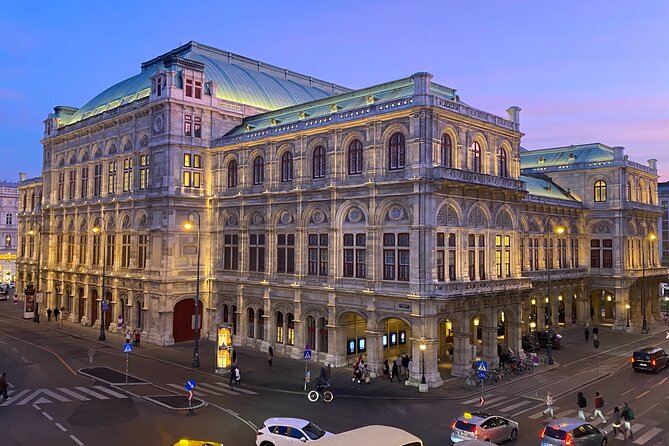Private Vienna Walking Tour - Hofburg and Heldenplatz, power on display
