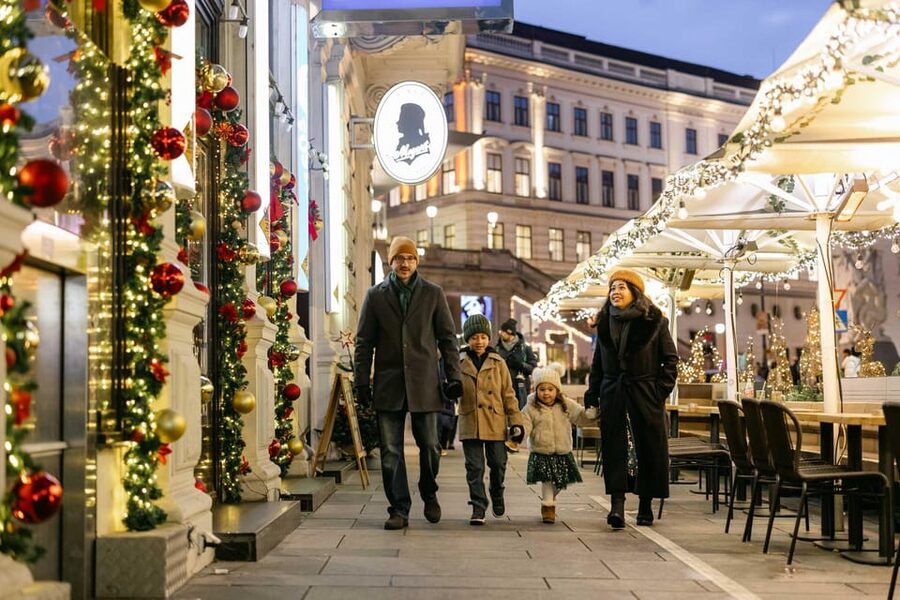 Professional Photoshooting in Vienna - Why Vienna city-center portraits look better with a guide