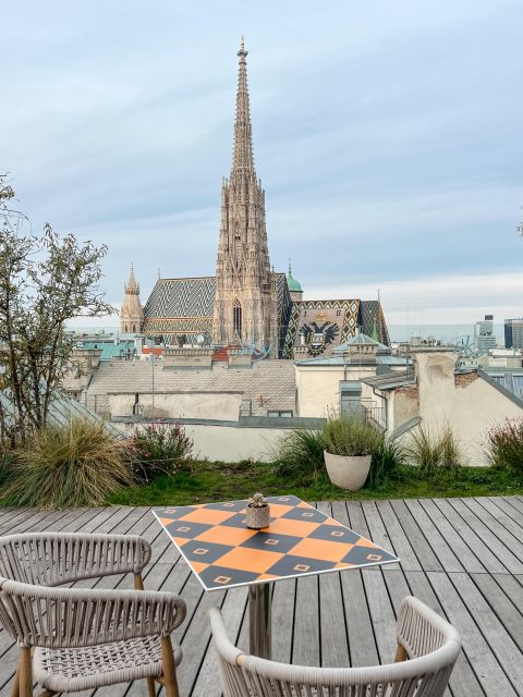 Professional Photoshooting in Vienna - Stephansplatz and St. Stephen’s Cathedral: the dramatic finish that photographs well