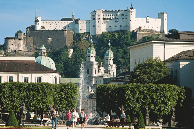 Salzburg and Alpine Lakes Tour from Vienna - Mondsee and St. Gilgen: lake views that fit into a day trip