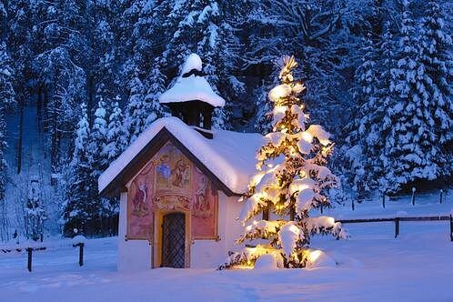 Salzburg Christmas Eve Tour to the Silent Night Chapel - Transport back to Salzburg and making the most of your night