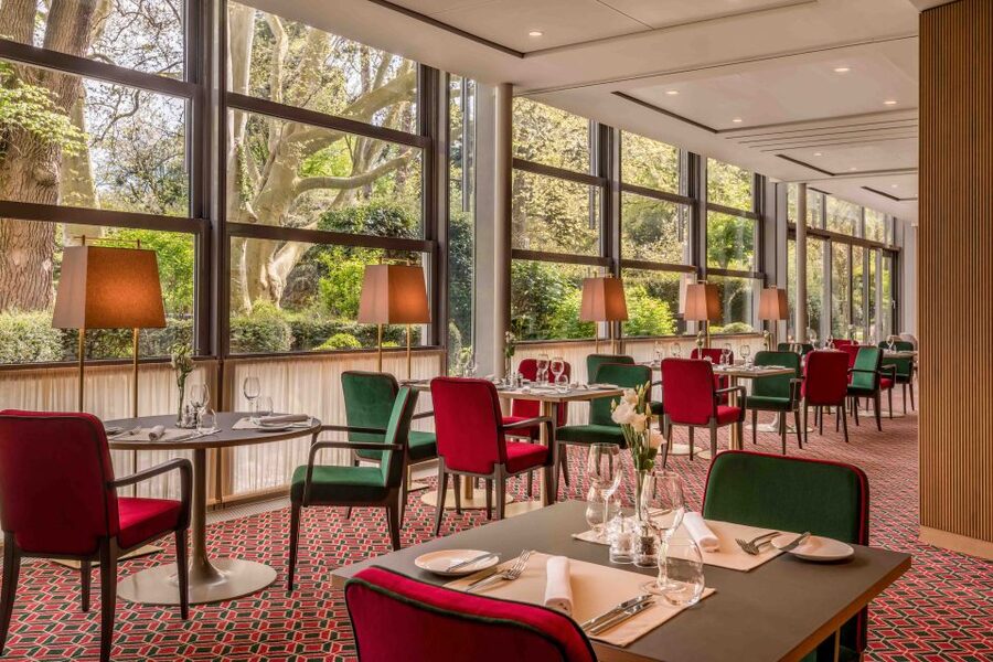Salzburg: Dinner and Classical Concert at Mirabell Palace - Choosing Between Chicken and Pikeperch: How to Pick the Better Main