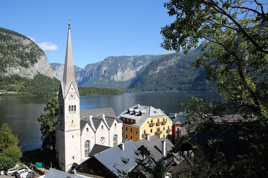 Salzburg: Hallstatt and Sound of Music Tour - Sound of Music in Salzburg: Film Locations and a Guide Who Brings It to Life