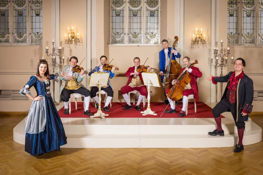 Salzburg: Mozart Concert with Dinner - The Live Mozart Concert: Opera Singers in Period Costume