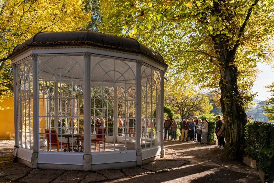 Salzburg: Original Sound of Music Tour - Mirabell Gardens right after drop-off: the easiest encore in town
